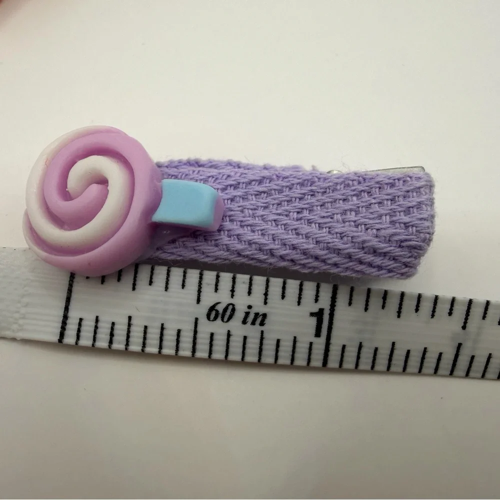 1 jar of small cute hair clips NiP